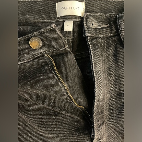 OAK ESSENTIAL STRAIGHT LEG HIGH-RISE JEAN
Washed Black Size 28 Lightly worn 9/10 - Picture 4 of 8